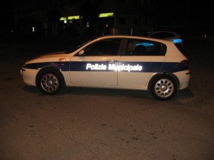 auto polizia municipale notte