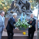 omaggio a monumento da sin (Sergey Lachin, Nanni Ricevuto e console Korotkov)