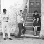 Pier Paolo Pasolini a Matera insieme a Elsa Morante, Susanna Paolini e Graziella Chiarcossi (Fotografia di Angelo Novi - Cineteca di Bologna)
