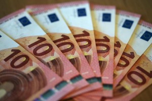 ARRIVA BANCONOTA DA 10 EURO, DA DOMANI IN CIRCOLAZIONE