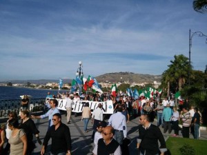Un momento della manifestazione di Fratelli D'Italia sull'immigrazione, Reggio Calabria, 18 Ottobre 2014. ANSA/ GIORGIO NERI