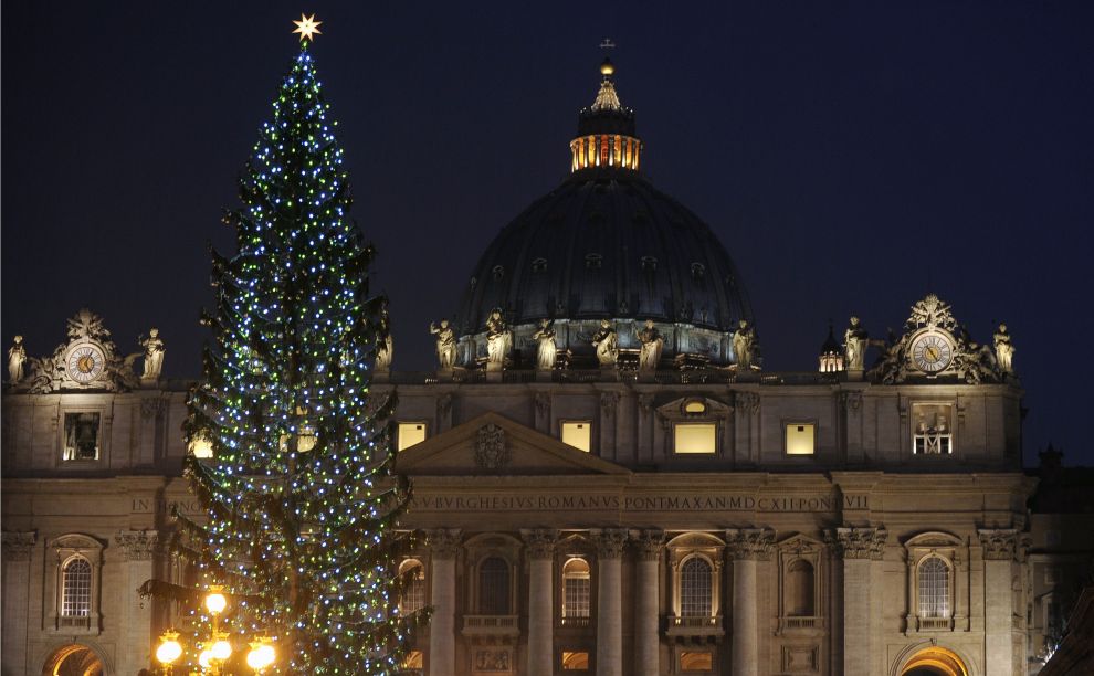 Albero Di Natale Roma.Roma Acceso Al Vaticano L Albero Di Natale Che Arriva Dalla Calabria Stretto Web