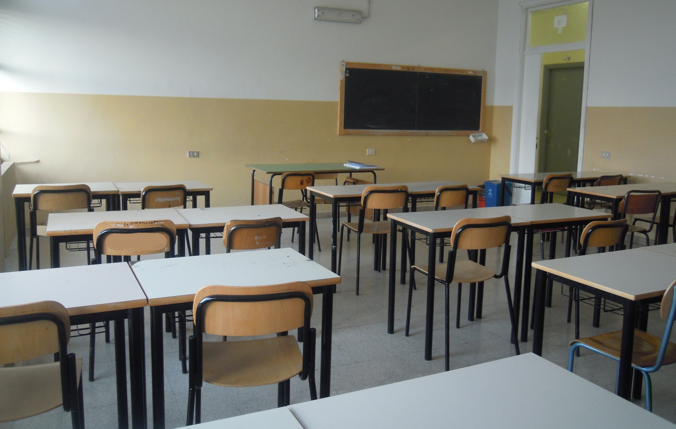 Palermo, scuole chiuse per ristrutturazione: 200 bambini in classi pollaio$