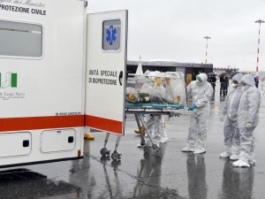 Ebola: italiano contagiato, arrivo a Pratica di mare domattina