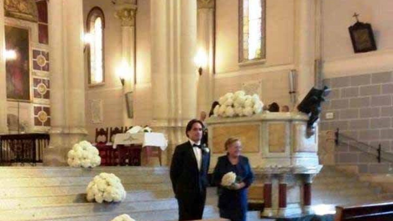 Reggio Il Sindaco Falcomata E Gia In Chiesa E Aspetta La Sposa Il Matrimonio In Diretta Foto Stretto Web