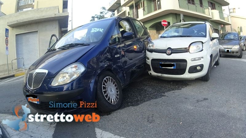 Incidente stradale a Villa San Giovanni, le FOTO ed il VIDEO - Stretto web