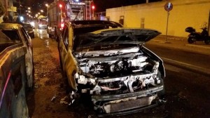 auto in fiamme (3)