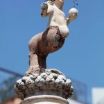 Centauressa bipede Fontana Piazza Duomo