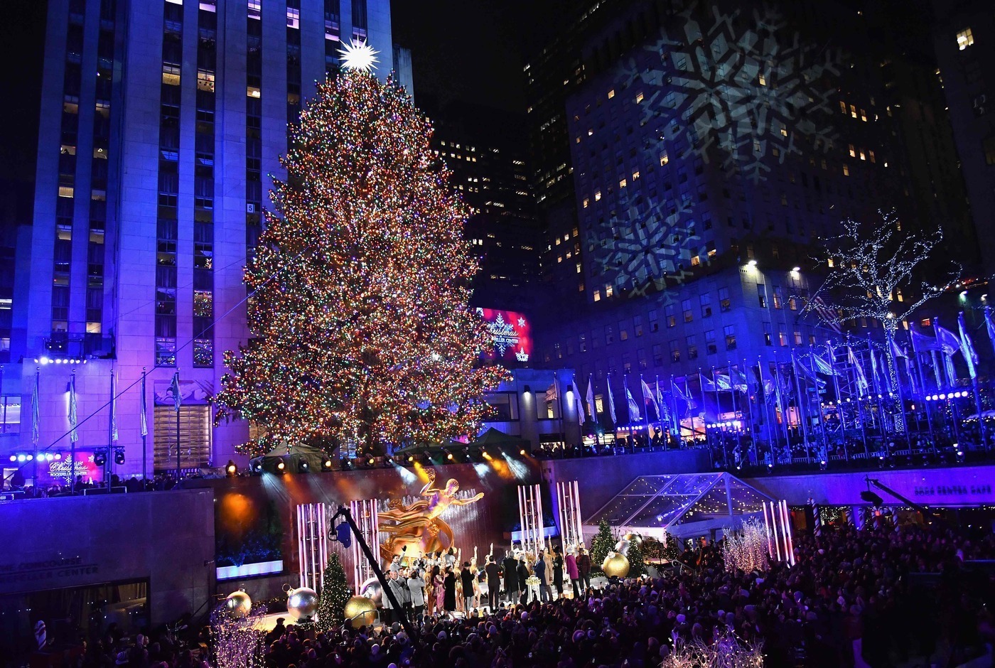 Albero Di Natale New York.Si Accende L Albero Di Natale A Rockfeller Center Suggestivo Spettacolo A New York Foto Stretto Web