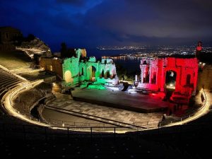 Taormina, riapertura con tricolore al Teatro Antico (ph. Melamedia)