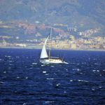 Barca a vela Stretto mare Lungomare Reggio Calabria