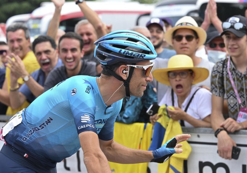 Ciclismo, Zana vince i Campionati Italiani 2022: Vincenzo Nibali saluta il Tricolore prima del ritiro