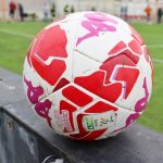 Reggina-Benevento pallone rosso contro la violenza sulle donne