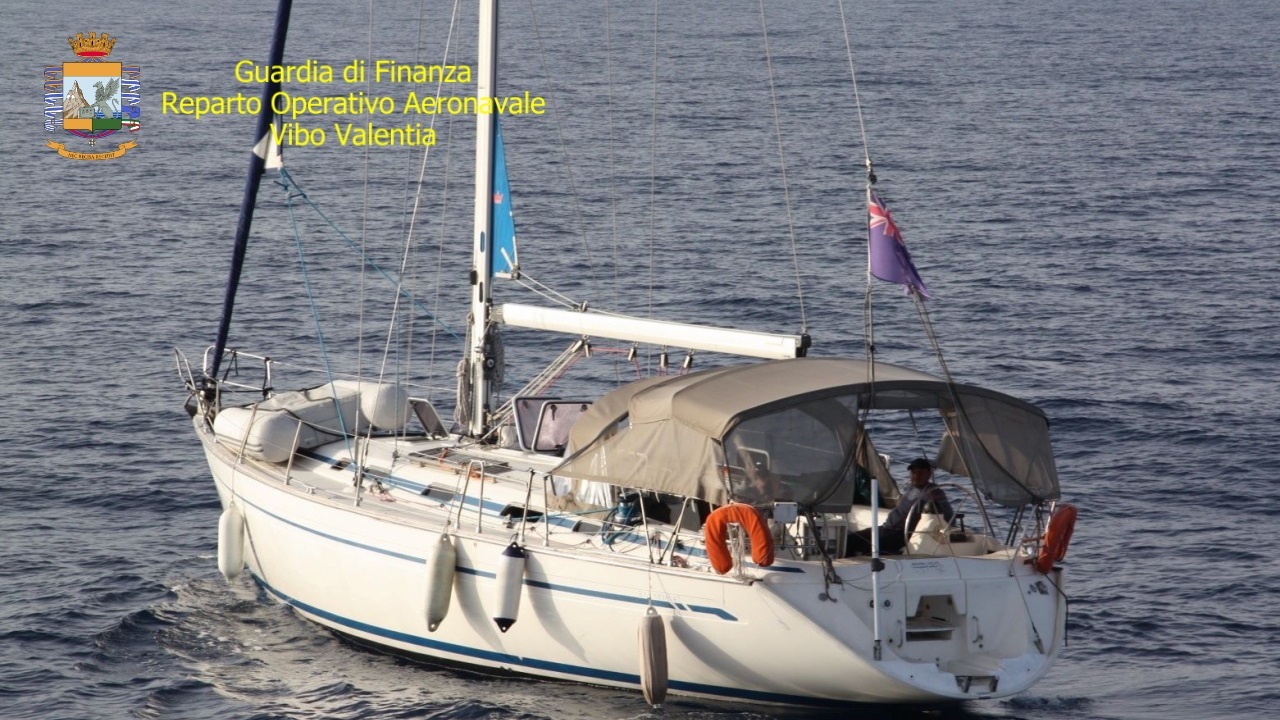 Calabria Intercettata Barca A Vela Carica Di Migranti Arrestati Due Presunti Scafisti Dettagli Stretto Web