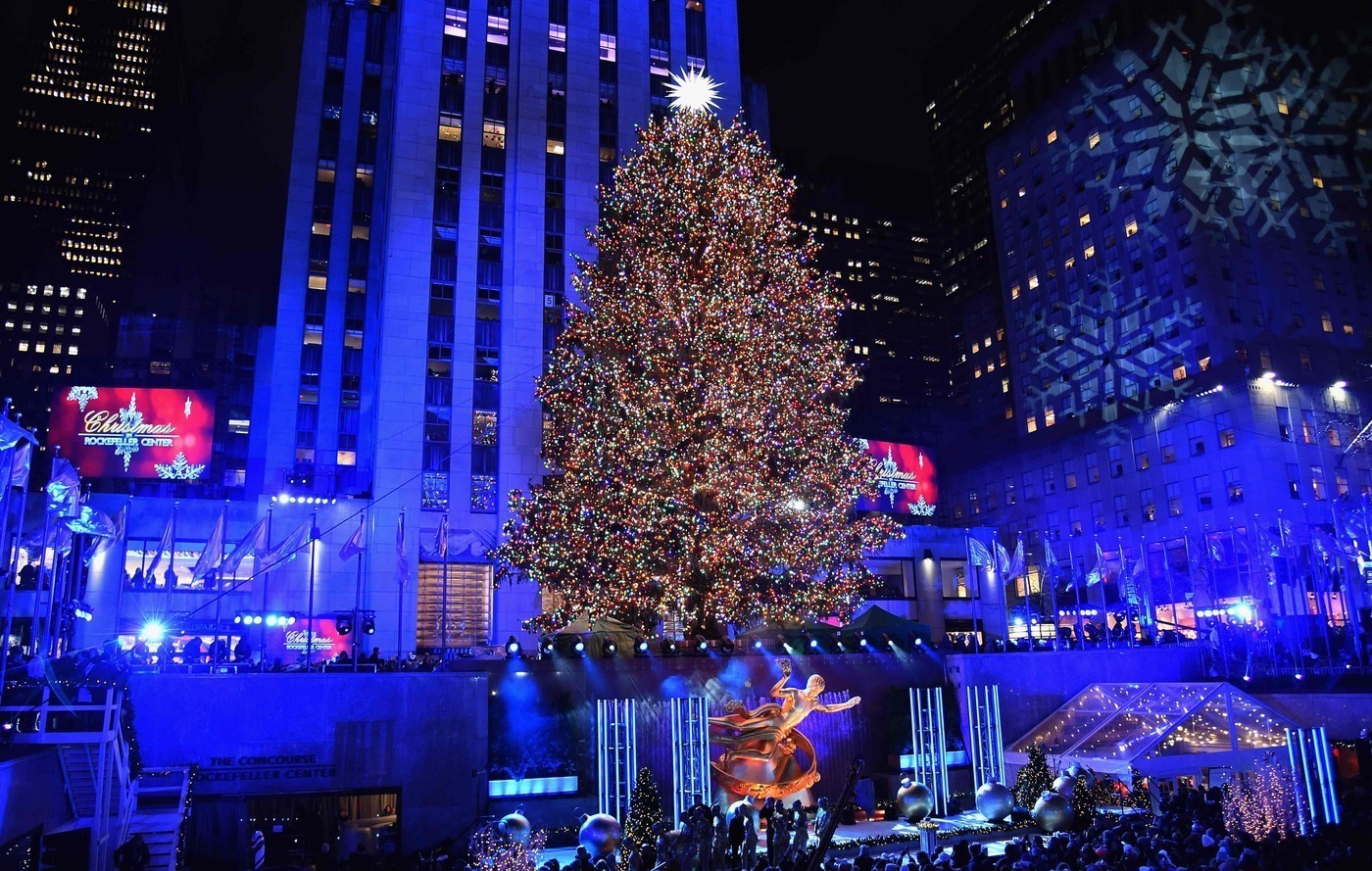Albero Di Natale New York.Si Accende L Albero Di Natale A Rockfeller Center Suggestivo Spettacolo A New York Foto Stretto Web