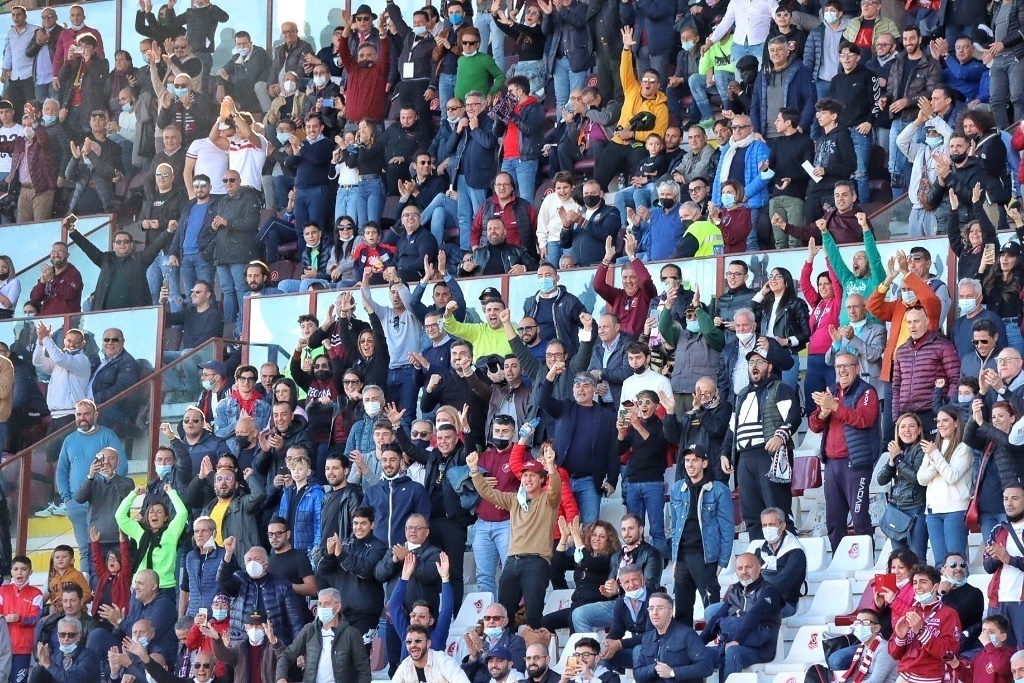 reggina-cremonese gol montalto tifosi tribuna stadio Granillo