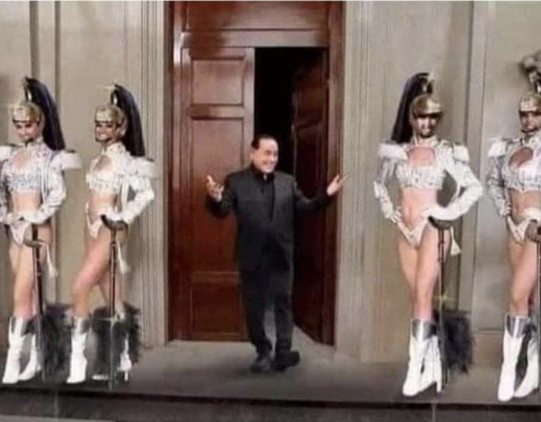 Berlusconi Meme corazzieri donna Quirinale