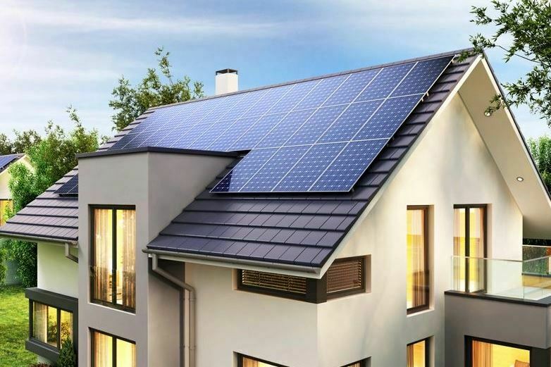 villa con pannelli solari