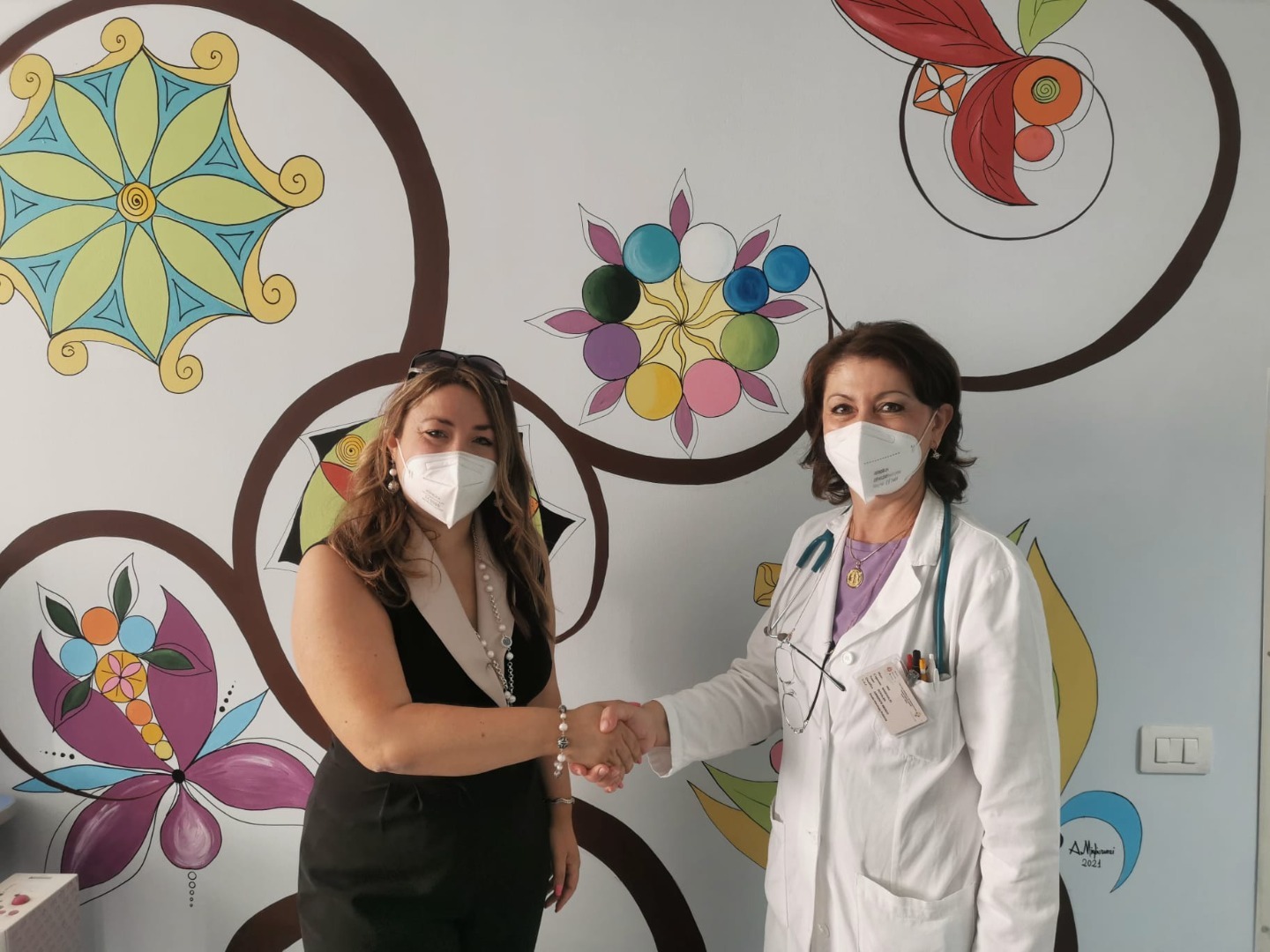 Dirigente Scolastico Avv. Lucia Zavettieri e la Dott.ssa Rosalba Mandaglio responsabile del reparto di oncoematologia pediatrica
