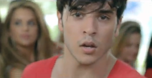 Teresanna-Pugliese-Francesco-Monte-e-Giuseppe-Giofrè-nell’ultimo-videoclip-di-Pitbull-4
