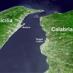 350px-Stretto_di_messina_satellite