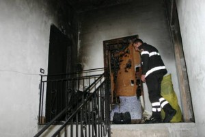 Incendiata abitazione a Crotone, in salvo tre persone