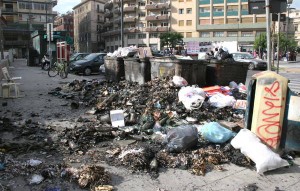 RIFIUTI: PALERMO; COMUNE BLINDATO, 200 CASSONETTI BRUCIATI.