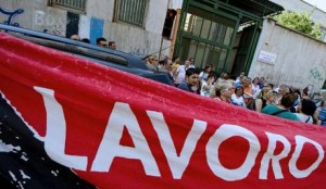 Lavoro: precari  in piazza a Napoli occupano uffici Ministero Lavoro