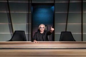 Boardroom_Flavio_Briatore_Gesto1