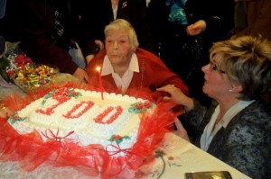 Nonna Modestina spegne la candelina dei suoi 100 anni