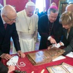 codex-purpureus-mostrato-a-papa-francesco-quirinale