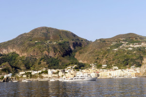 TERREMOTI: EOLIE; BERTOLASO, DIVIETI NON RISPETTATI