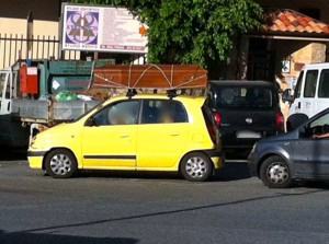 macchina con bara