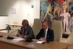 foto conferenza arena a reggio 2