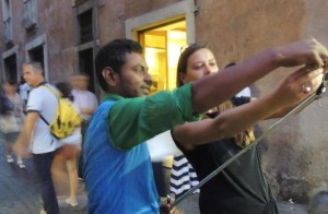 Fontana Trevi: impazza vednita prolunga selfie