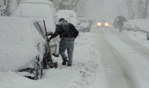 persone bloccate dalla neve
