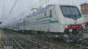 treno bloccato pioggia