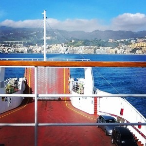 nave stretto messina