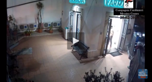 rapina viale europa farmacia