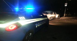 volante-notte-inseguimento-polizia