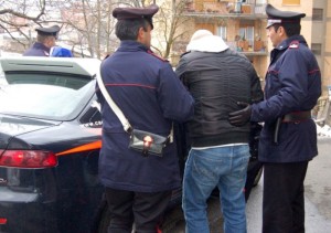 arresto-carabinieri-straniero-gazzella