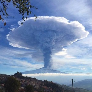 Etna 10