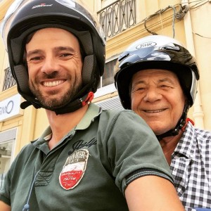 Mino Licordari con il figlio Maurizio sullo scooter