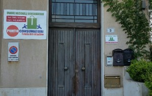 La sede dell'Unione Nazionale Consumatori di Villa S. Giovanni (2)
