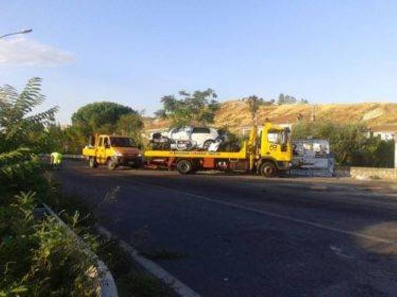 Drammatico incidente stradale sulla SS106 in Calabria, due morti [FOTO]