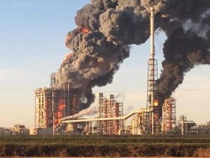 incendio-raffineria-raffineria-eni-di-sannazzaro-de-burgondi-1-560x420