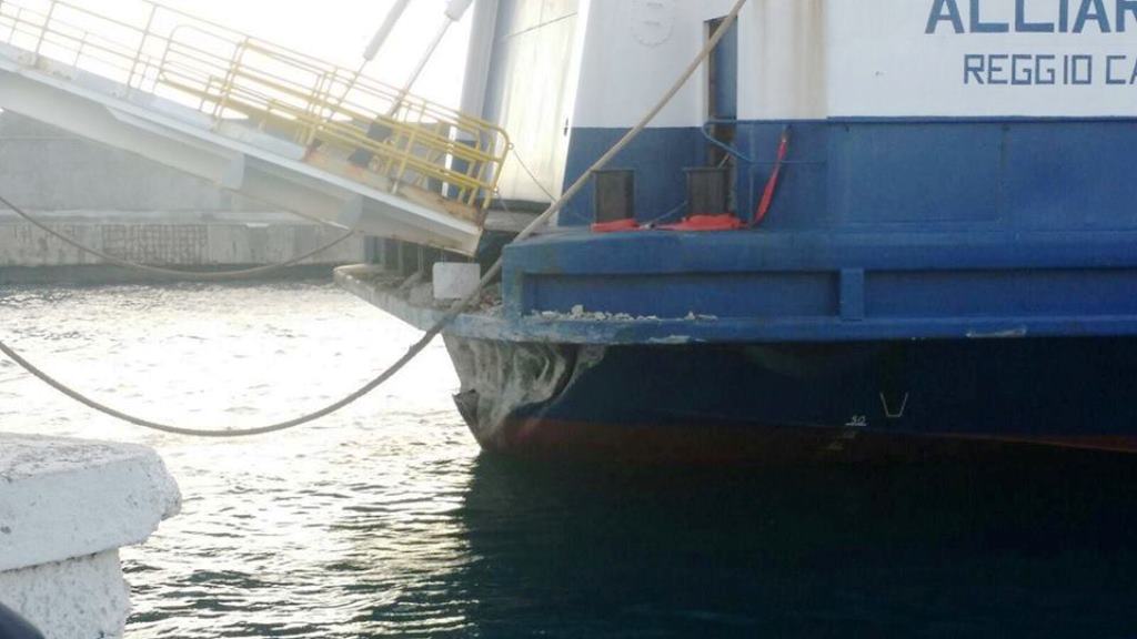 incidente traghetto villa san giovanni (1)