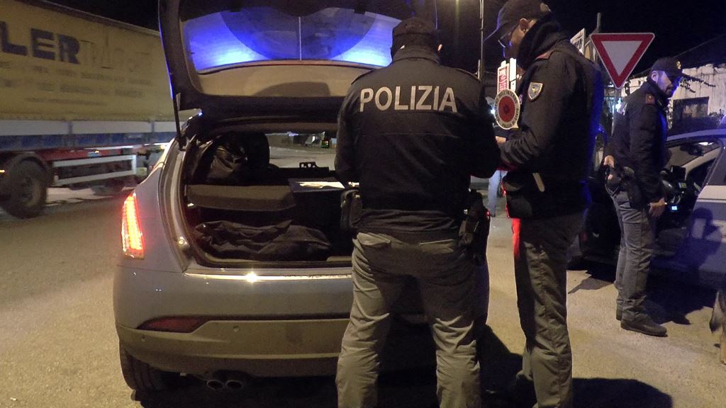 polizia notte