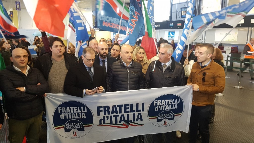 aeroporto dello stretto fratelli d'italia
