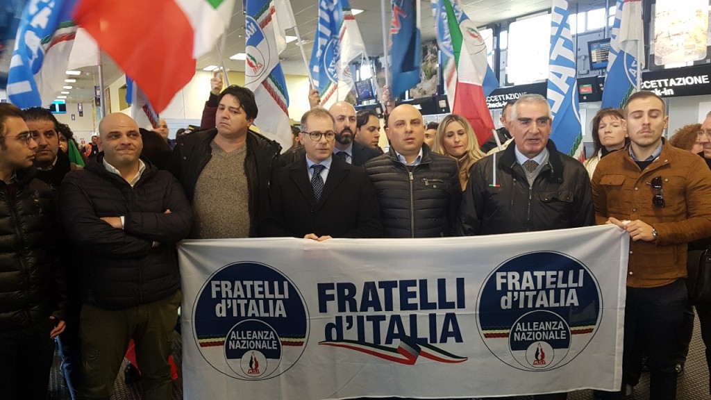aeroporto dello stretto fratelli d'italia
